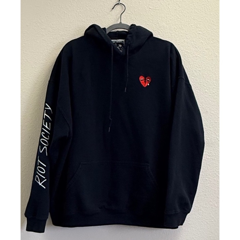 Riot Society Mens XXL Black Broken Heart Embroidered Sleeve Logo Hoodie Pullover